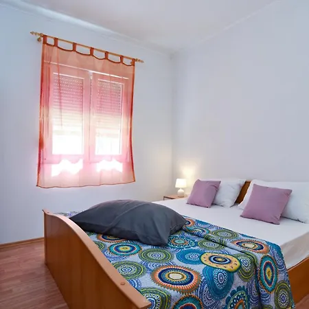 Magdalena 759 Apartman Valbandon