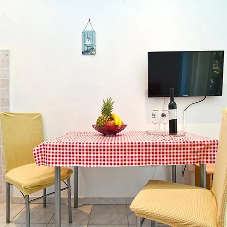Magdalena 759 Apartman Valbandon