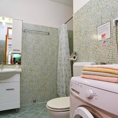 Magdalena 759 Apartman Valbandon