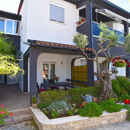 Appartamento Apartments Villa Oliva 759 *