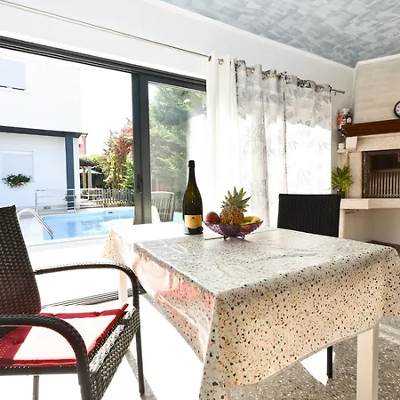 Apartments Villa Oliva 759 Valbandon