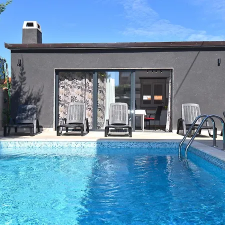 Apartments Villa Oliva 759 Valbandon